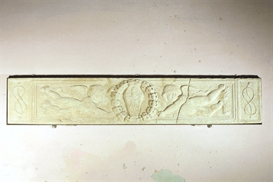 Angeli reggenti lo stemma della famiglia Varano